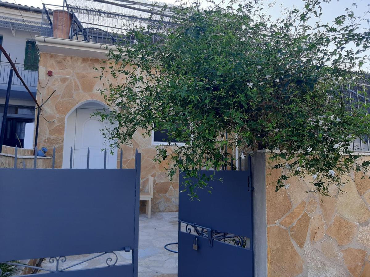 Villa Aspros - Traditionell, Ruhig Und Strandnah لياباديس المظهر الخارجي الصورة